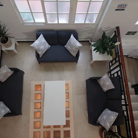 Pensión Arc House